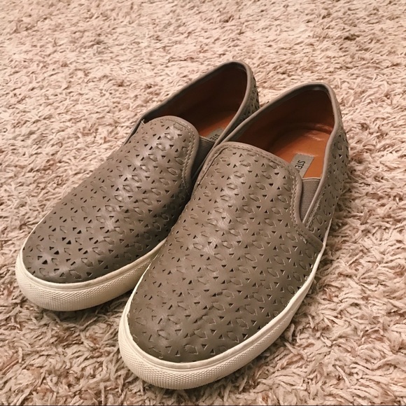Steve Madden Shoes - Steve Madden Slip On